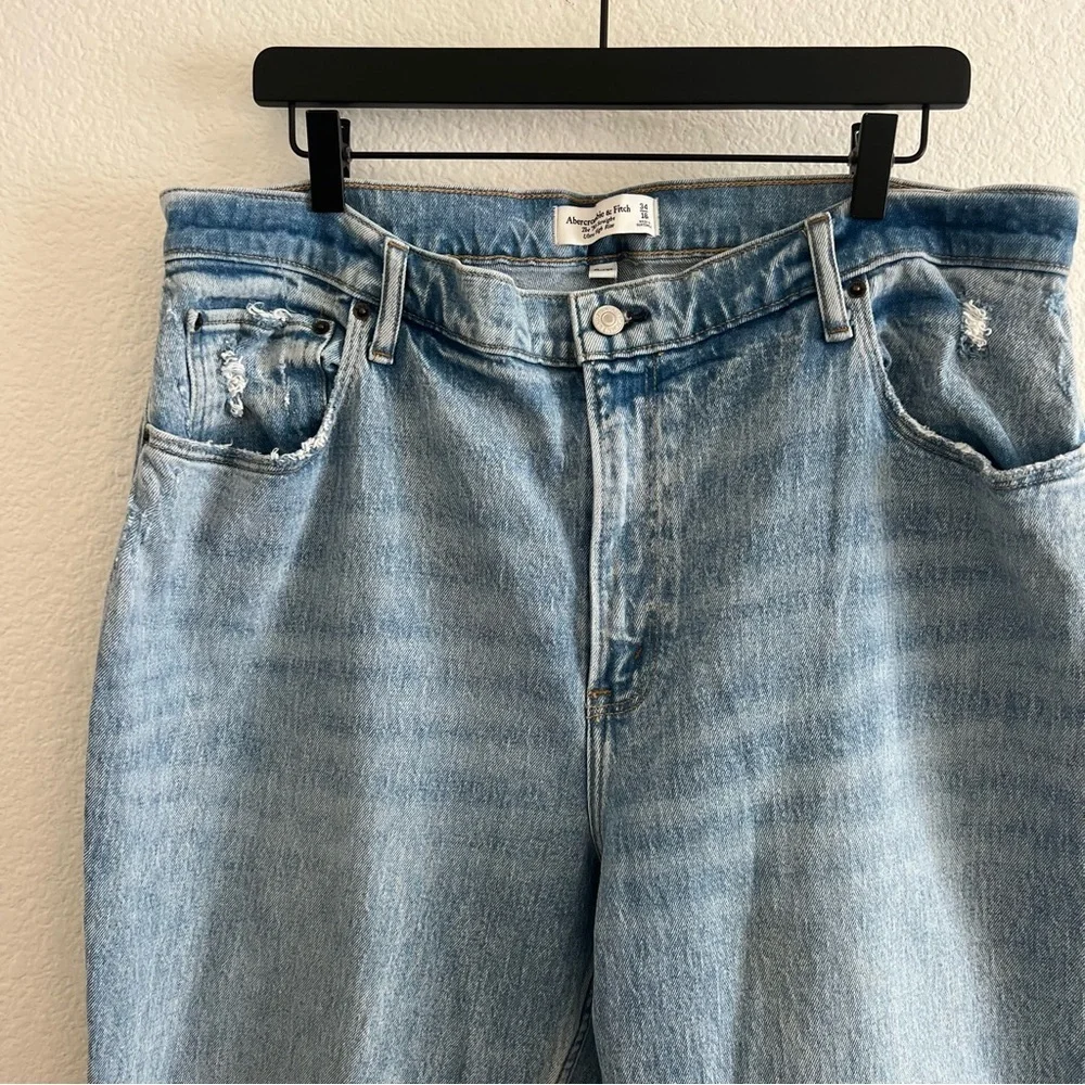 Abercrombie and Fitch 90’s Straight Ultra High Rise Curve Love Jean 18/34